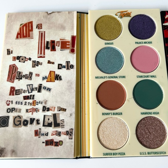 MAC x Stranger Things Bundle - Picture 5 of 13